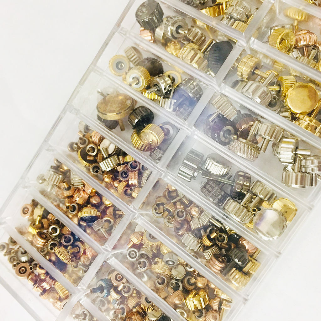 LOT ASSORTIMENT PIECES HORLOGERIE MONTRE 5 LOT ASSORTIMENT PIECES HORLOGERIE MONTRE 5